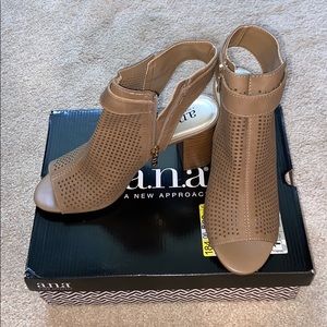 A.N.A. Taupe Trout Heels